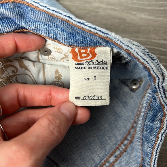 Bullhead Cutoff Denim Shorts - Picture 2 of 8